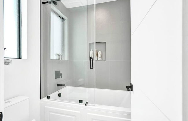 4BR w htd Pool Walk to Las Olas 5mins to Beach - Foto 27