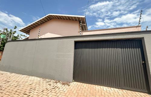 Casa 04 - Casa com 2 quartos, sendo uma suíte localizada próximo a rodoviária e o aeroporto - Photo 3