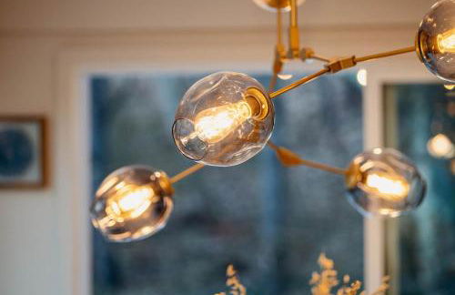 Catskill MNTN Escape 5 BR 3 bath Villa Hot Tub Fire Pit Best Group Stay - Foto 16