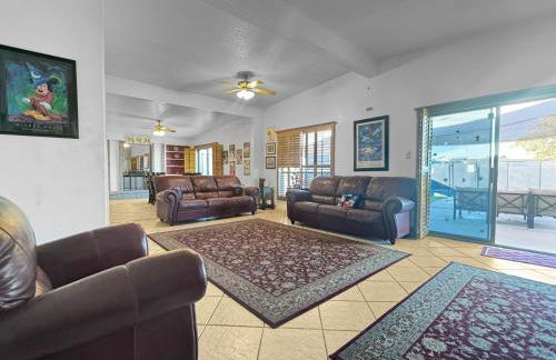 Remodeld5BR Modern Retreat with Covered Pool - Foto 2