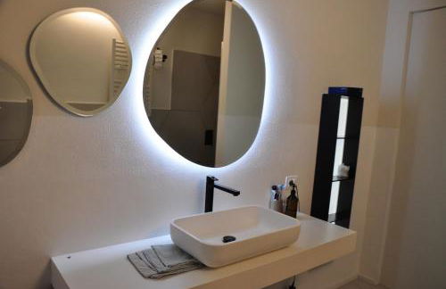 Minimal design villa Free parking Garden - Foto 9