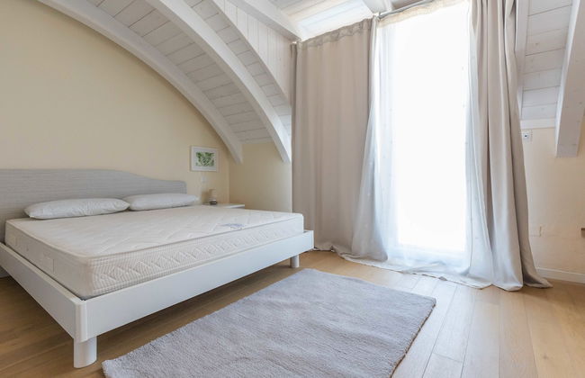 Tasso Apartments - Photo 2