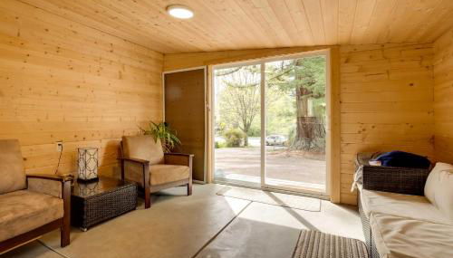 Brookings Home with Deck, half Mi to Harris Beach! - Foto 2