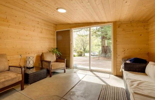 Brookings Home with Deck, half Mi to Harris Beach! - Foto 2