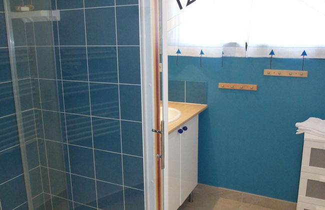 Nice Villa With Magnificent View in Plougasnou - Photo 10