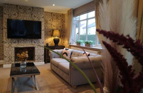 Sirius House - sleeps 7, driveway, garden - Photo 4