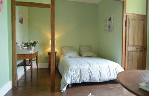 Mansion in Champvert with Pond View Terrace - Foto 9