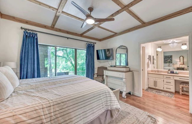 Luxurious Riverfront Condo Just 1 Blk to Schlitterbahn! - Foto 4