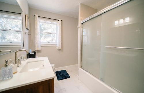 Spacious 10BR 5BA Free Parking Minutes to DC with Pool - Foto 38