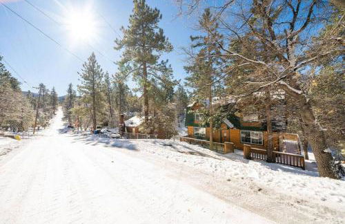 Pine Den Cabin: Arcade+Fire Pit+BBQ - Foto 80