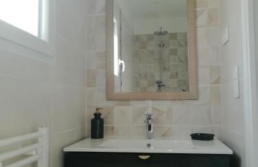 Petite Maison refaite à neuf proche plage - Foto 21