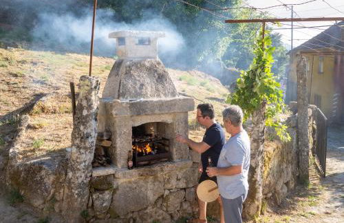 Castelo Gerês - Exquisite Eco-Cottage - jacuzzi - Foto 38