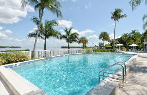 Waterfront, Spa, Pool, Private Paradise on Longboat Key - Photo 1