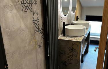 Stunning Town Center Cottage with hot tub - Foto 16