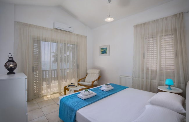 Beachfront Villa Meneou 5 - Foto 26