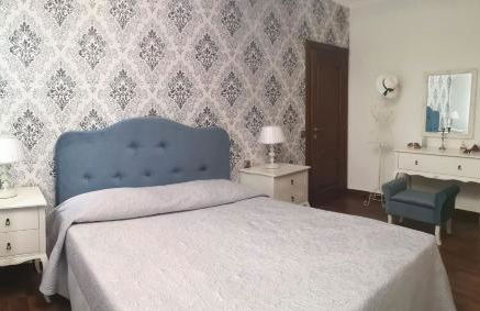 Pirofani Villa Apartments - Photo 32