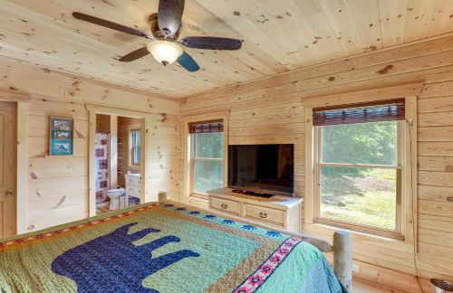 Explore Linville Falls Cabin with Game Room and Deck! - Foto 11