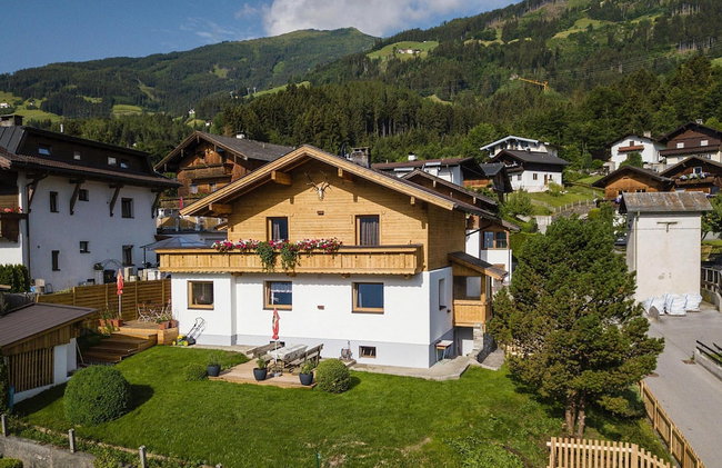 Chalet in Fugen Near Spieljoch Ski Lift - Foto 1