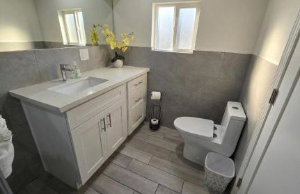 Modern 2BR Guest Suite w En-Suite Bathrooms 10 min to Rodeo Drive Near Kaiser and Cedars hospitals - Foto 7