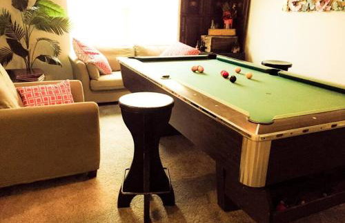Amazing House with Pool, Arcade, Hot Tub and More - Accomodates 16 guests - Photo 35