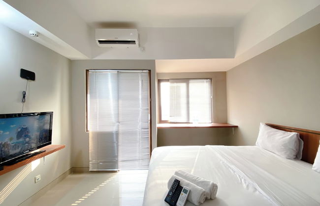 Homey and Minimalist Studio LRT City Jatibening Apartment - Photo 5