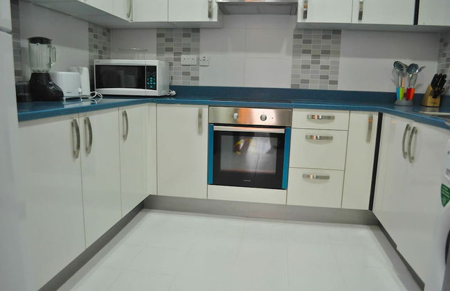 Golden Treasure Tower Family Apartment - Photo 17