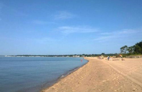 Newly Renovated Carriage House Near Town & Beaches - Foto 19