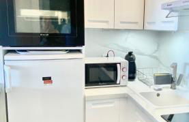 Sea View Apartment - Private Parking, Swimming Pool, Air Conditioning - Foto 10