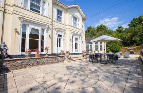 Stunning Apartment in Victorian Villa with Garden - Photo 42