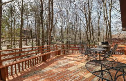 Hot Tub + Sauna + Deck + Firepit + Beach Access + Near Dining Grateful Escape by Avantstay - Foto 90