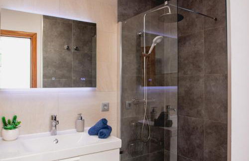 FRONTLINE VILLA 25, Modern Coastal Design with Amazing Views - Foto 15