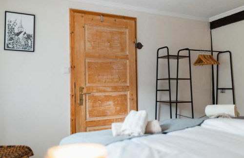 BG Living & Hosting - Mosel-Fachwerkhaus nahe Calmont Klettersteig - 2 Schlafzimmer, Parkplatz, WLAN & Netflix, 5 Personen - Foto 26