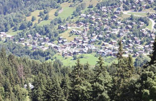 Atmospheric, original stone chalet in Meribel - Photo 24