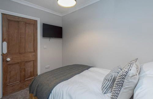 Glanrhyd Townhouse in Central Dolgellau with Parking and Bike Storage - Photo 33