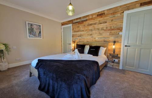 Stylish and Modern 7 Bedroom house near Brecon Beacons - Photo 7