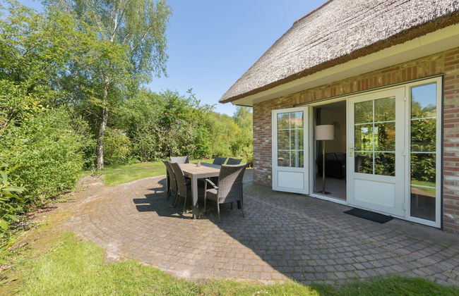 Great Thatched Villa With Solarium, in a National Park - Photo 23