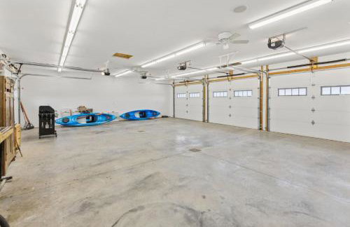 Lakeside 4BR Retreat Private, Peaceful & Scenic villa - Foto 40