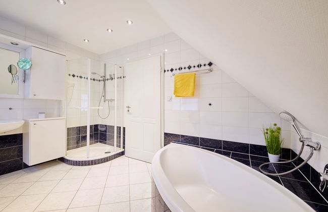 3 bedroom House in Attendorn with garden and terrace - Photo 5