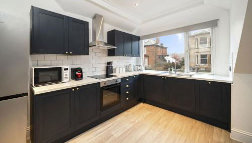 Serviced Apartment Near Glasgow Airport and Hospital with Free Parking Long Stays Available - Foto 3