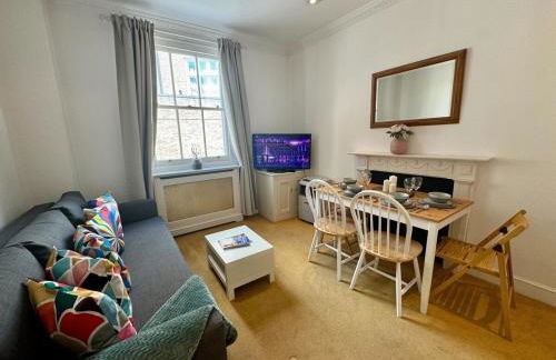 Buckingham Palace Townhouse, UNIQUE location - Foto 4