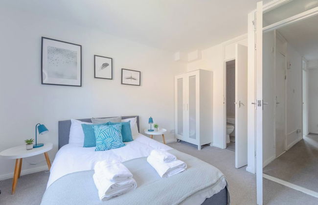 Lovely 4 Bed House w Garden, 1 Stop to Waterloo - Foto 9