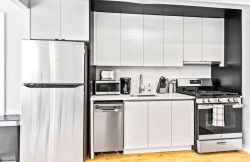 Luxe Studio with Charming Juliet Balcony - Foto 14