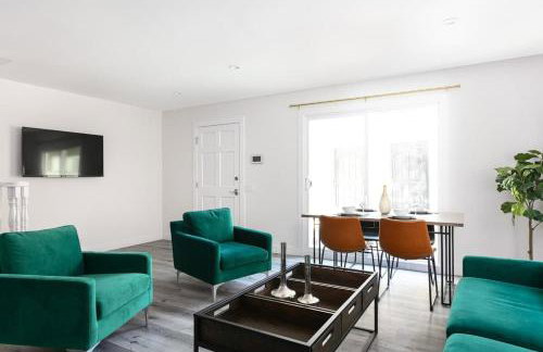 Relax in Spacious 3BR Apt Sleeps 8 and Parking - Foto 4