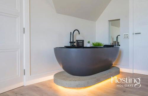 Honeybee Barn - Stunning 4-Bed Rural Paradise - Photo 22