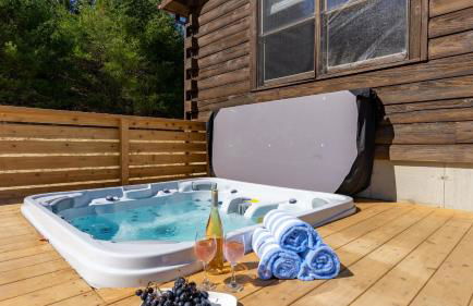 Secluded w/ Deck Views, Hot Tub, & Ping Pong Hudson in the Berks by Avantstay - Foto 6