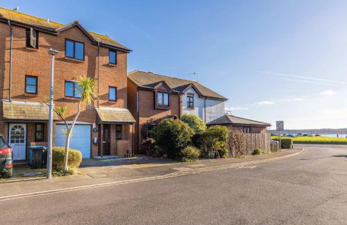 Spinnaker House-with Tesla Electric Charging Point - Foto 1