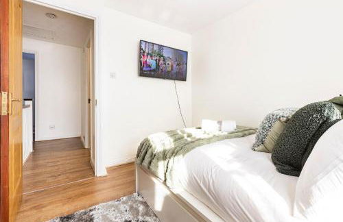 Cozy Family-Friendly House (3mins from Erith and Slade Green station) - Photo 11