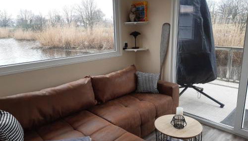 Hausboot, schwimmendes Ferienhaus im Havelbogen, Haus auf dem Wasser - Foto 4