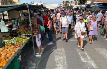 Comfortable Spacious Family House, Large Terrace and Garden, Beach and Bars - Photo 77