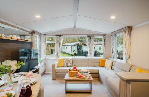 Beautiful 3bed Caravan on Windermere - on White Cross Bay Holiday Park - Photo 1